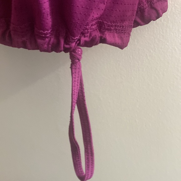 Purple sports tank top with a build on bra - Picture 3 of 6